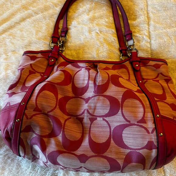 Handbags - COACH Pink Women's Hand Bag